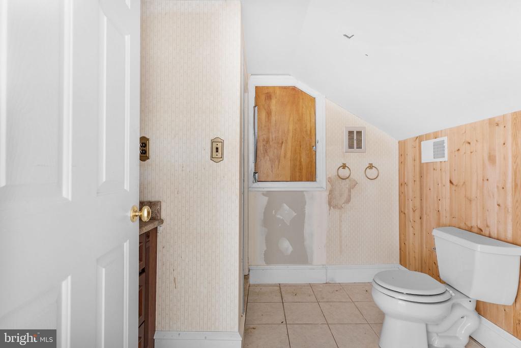 9 WALNUT RIDGE ROAD