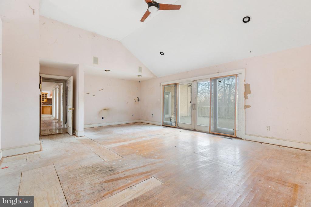 9 WALNUT RIDGE ROAD