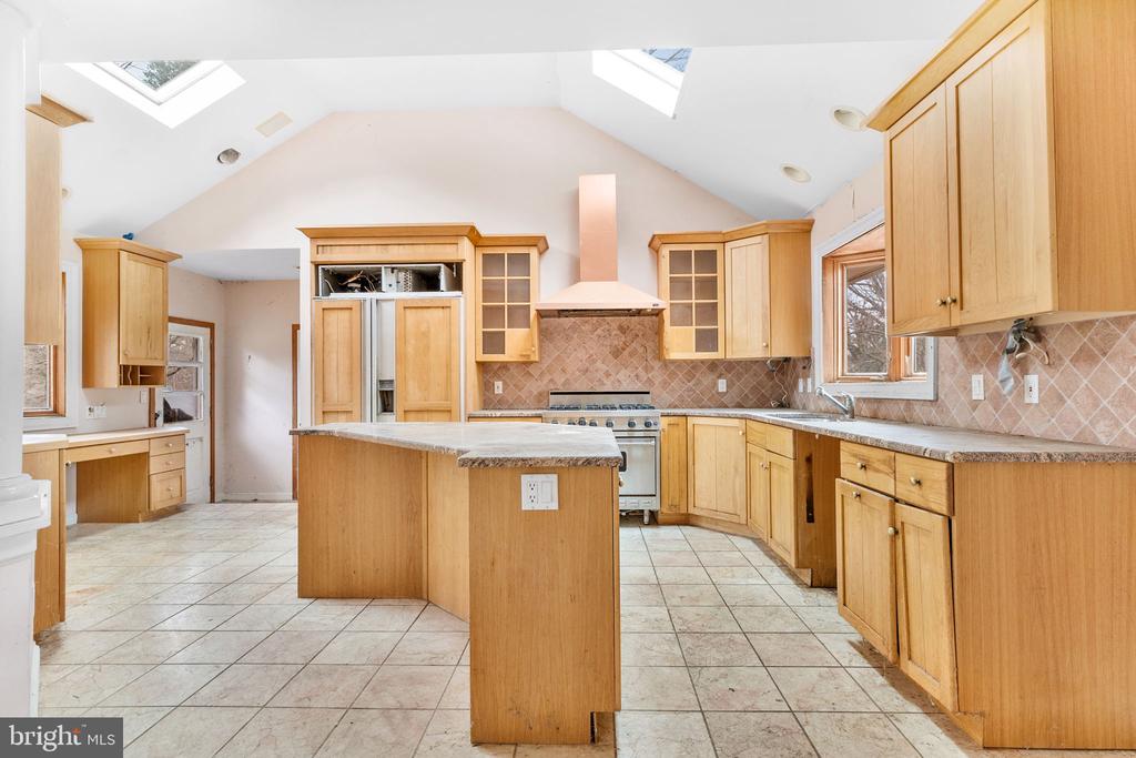 9 WALNUT RIDGE ROAD