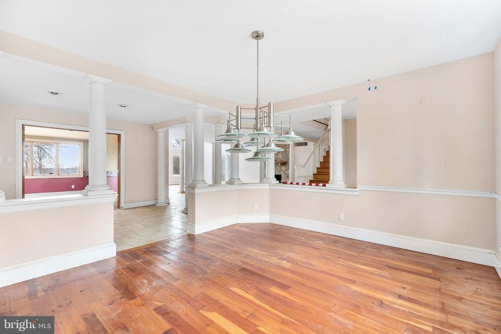 9 WALNUT RIDGE ROAD