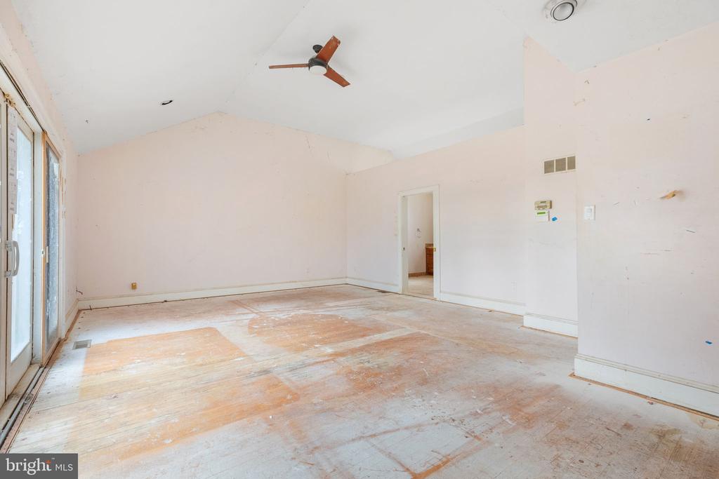 9 WALNUT RIDGE ROAD