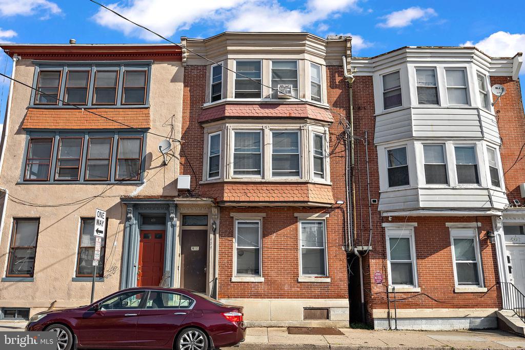 409 W 8TH STREET