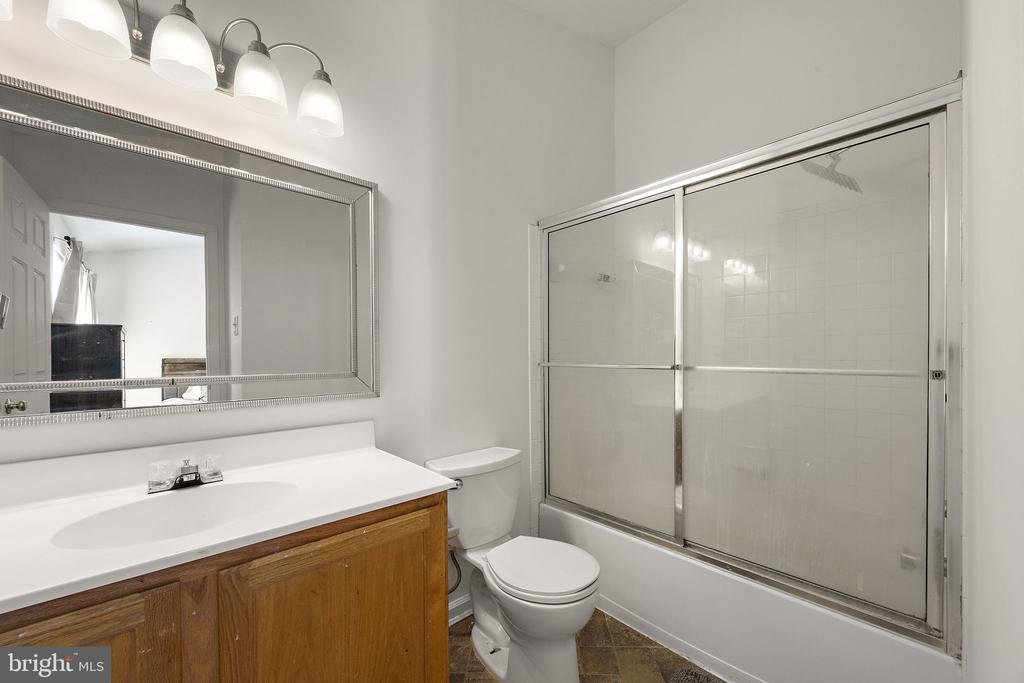 13 W CHRISTINA PLACE