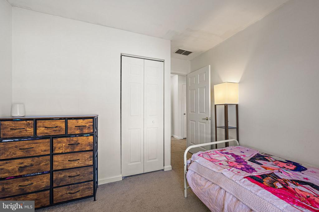 13 W CHRISTINA PLACE