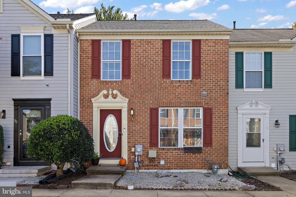 13 W CHRISTINA PLACE