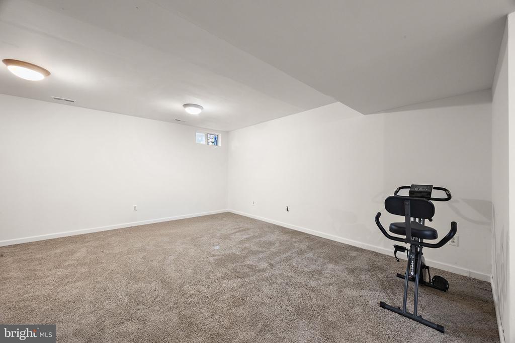 13 W CHRISTINA PLACE