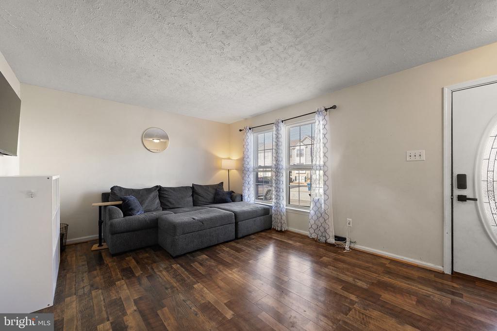 13 W CHRISTINA PLACE