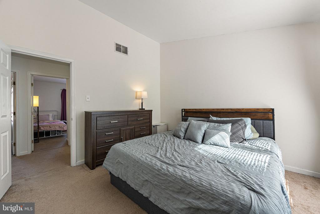 13 W CHRISTINA PLACE