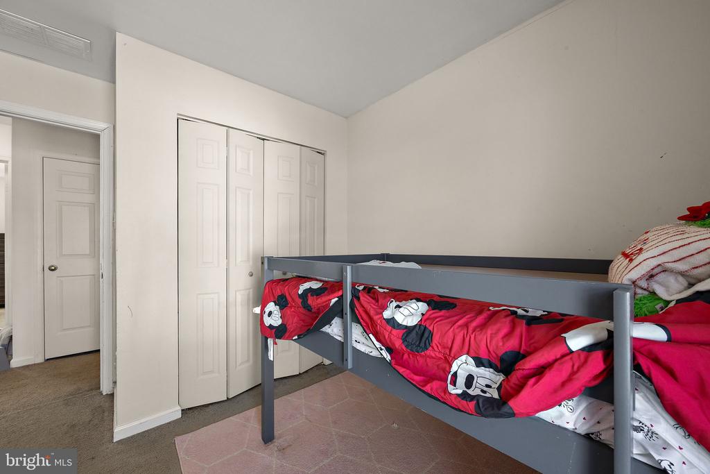13 W CHRISTINA PLACE
