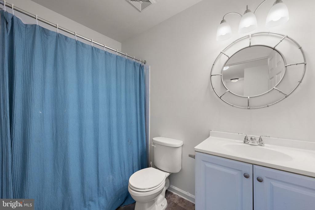 13 W CHRISTINA PLACE