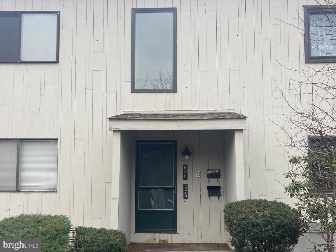 679 Summit House