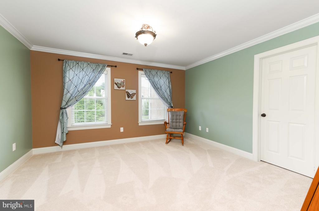 128 Harrogate Dr