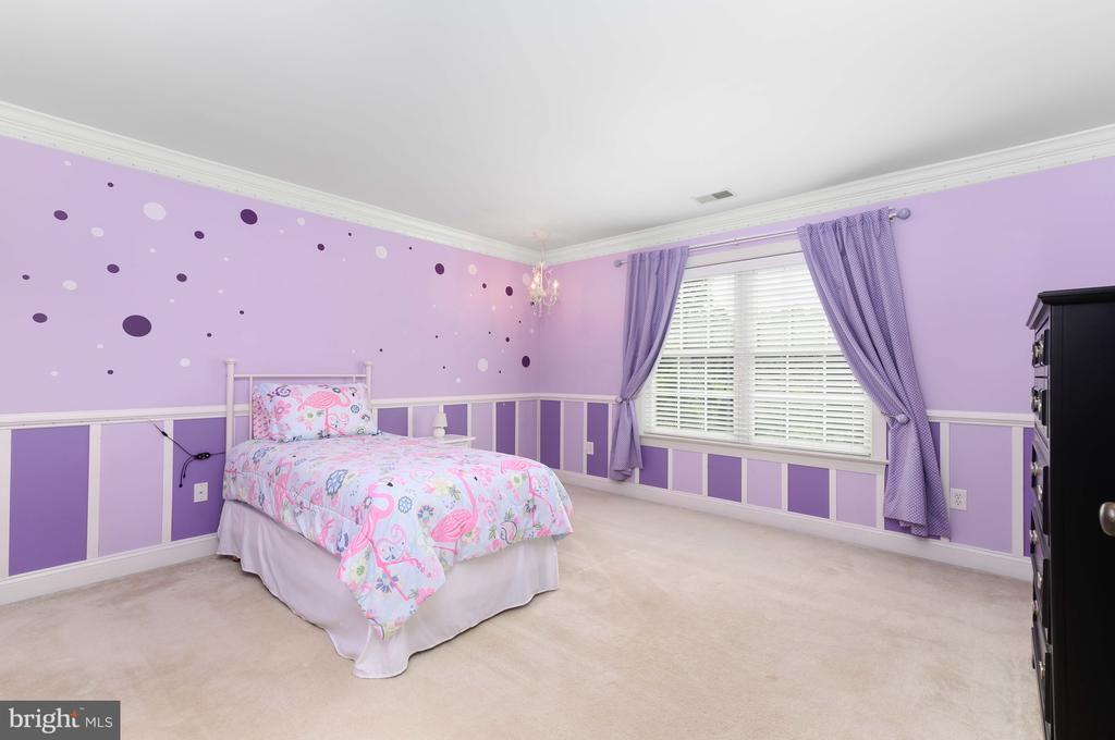 128 Harrogate Dr