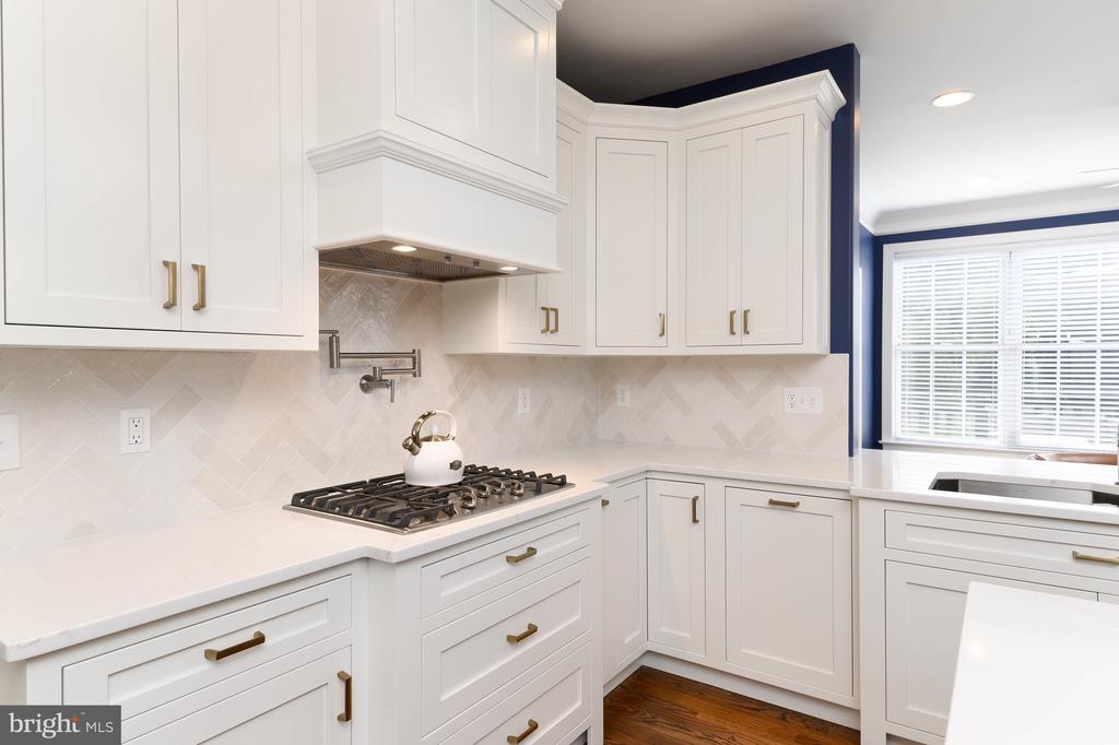 128 Harrogate Dr