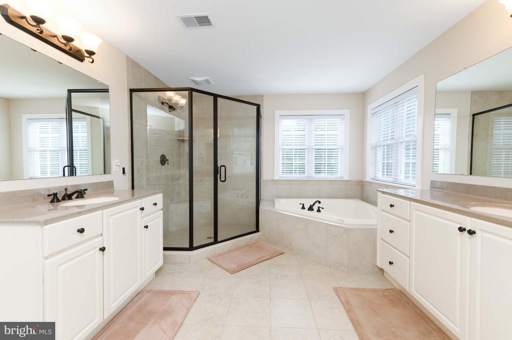 128 Harrogate Dr