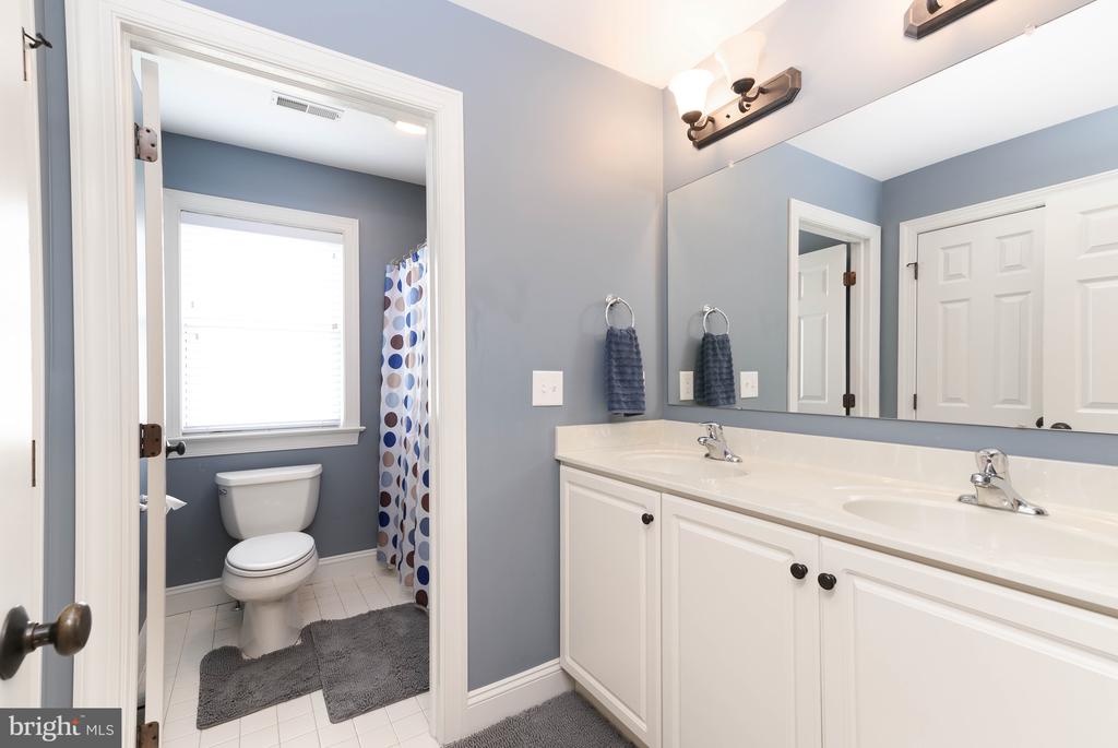 128 Harrogate Dr