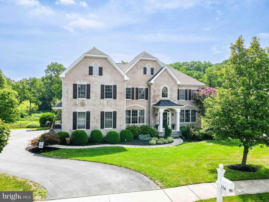 128 Harrogate Dr
