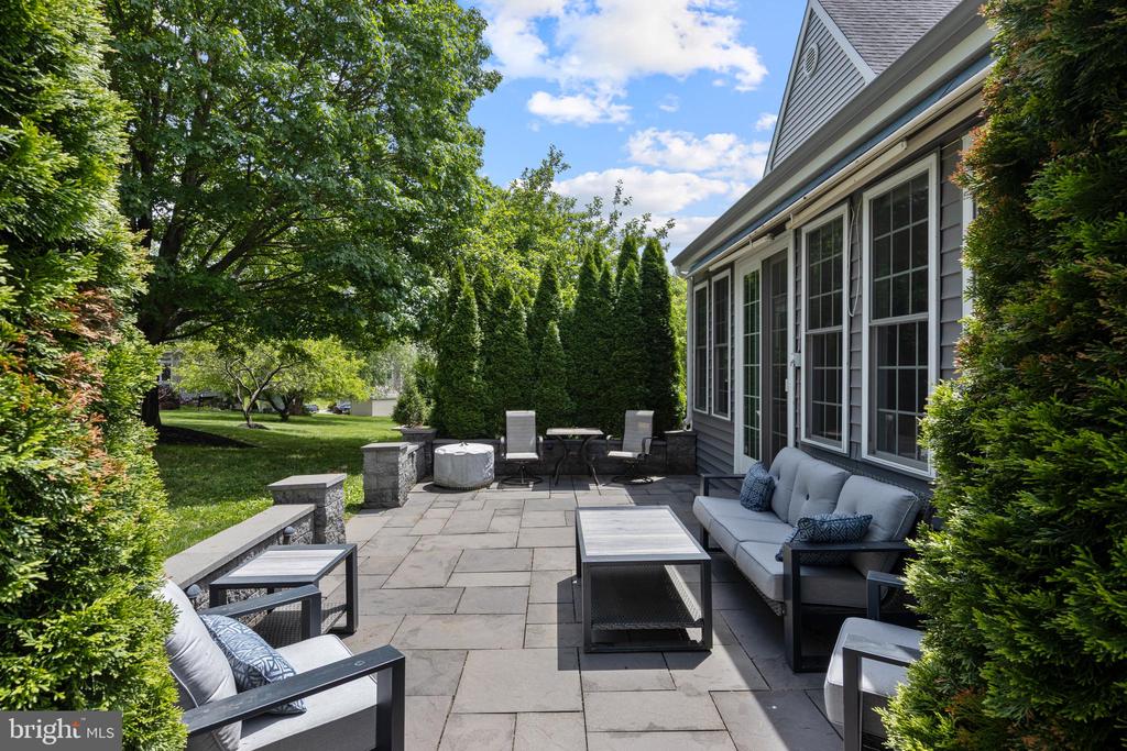 127 Davenport Rd
