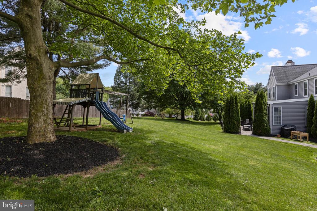 127 Davenport Rd