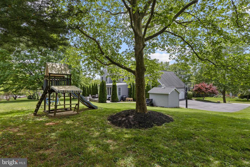 127 Davenport Rd