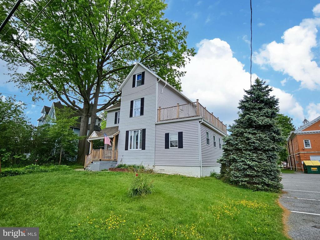 108 Penn St