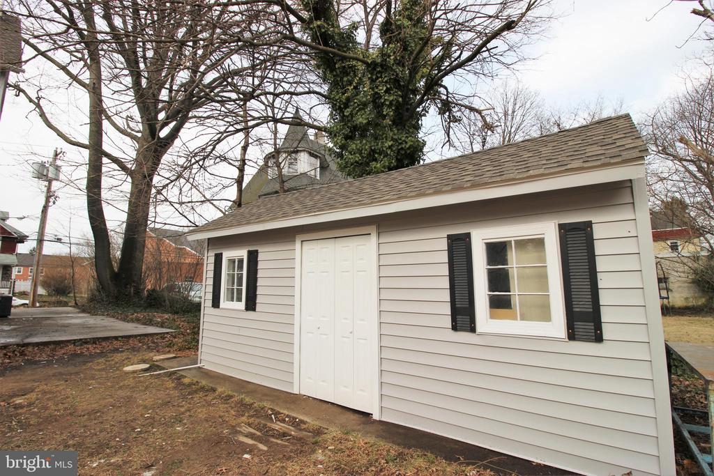 108 Penn St