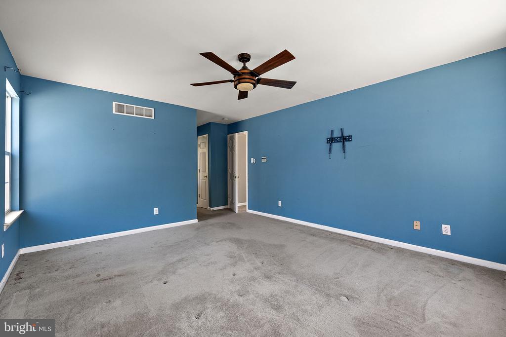 1402 Deer Meadow Ln