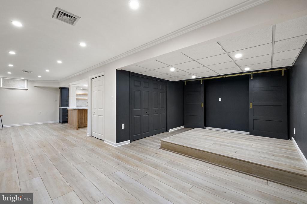 1402 Deer Meadow Ln