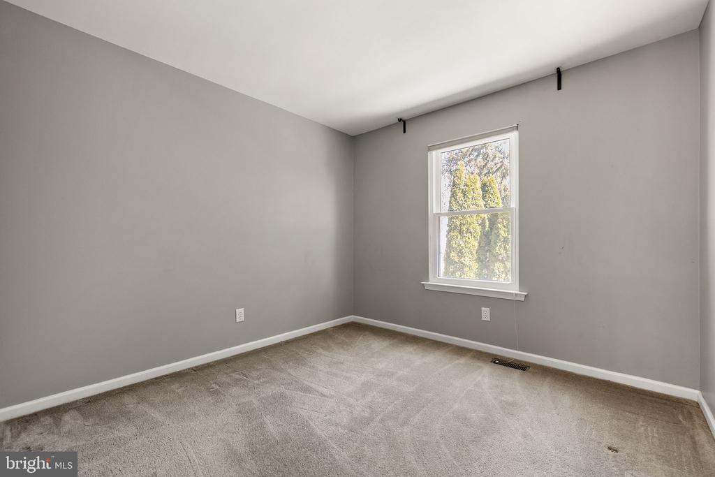 1402 Deer Meadow Ln