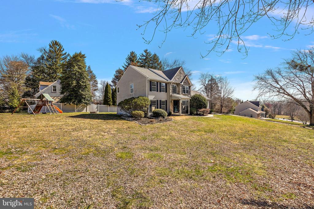 1402 Deer Meadow Ln