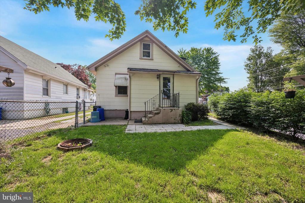 20 W FORRESTVIEW ROAD