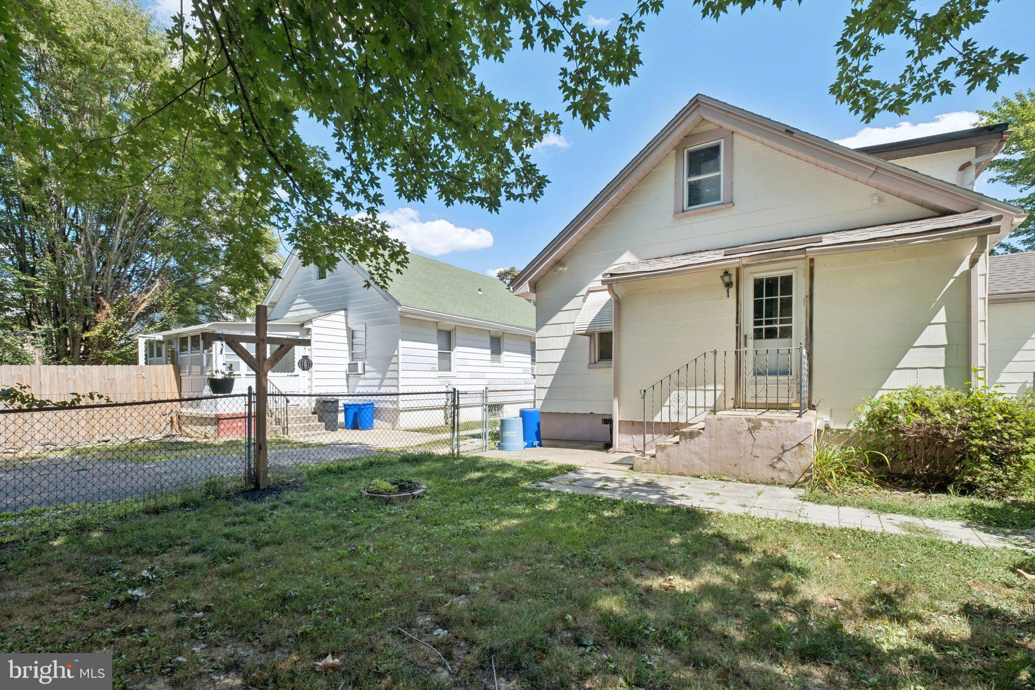 20 W FORRESTVIEW ROAD