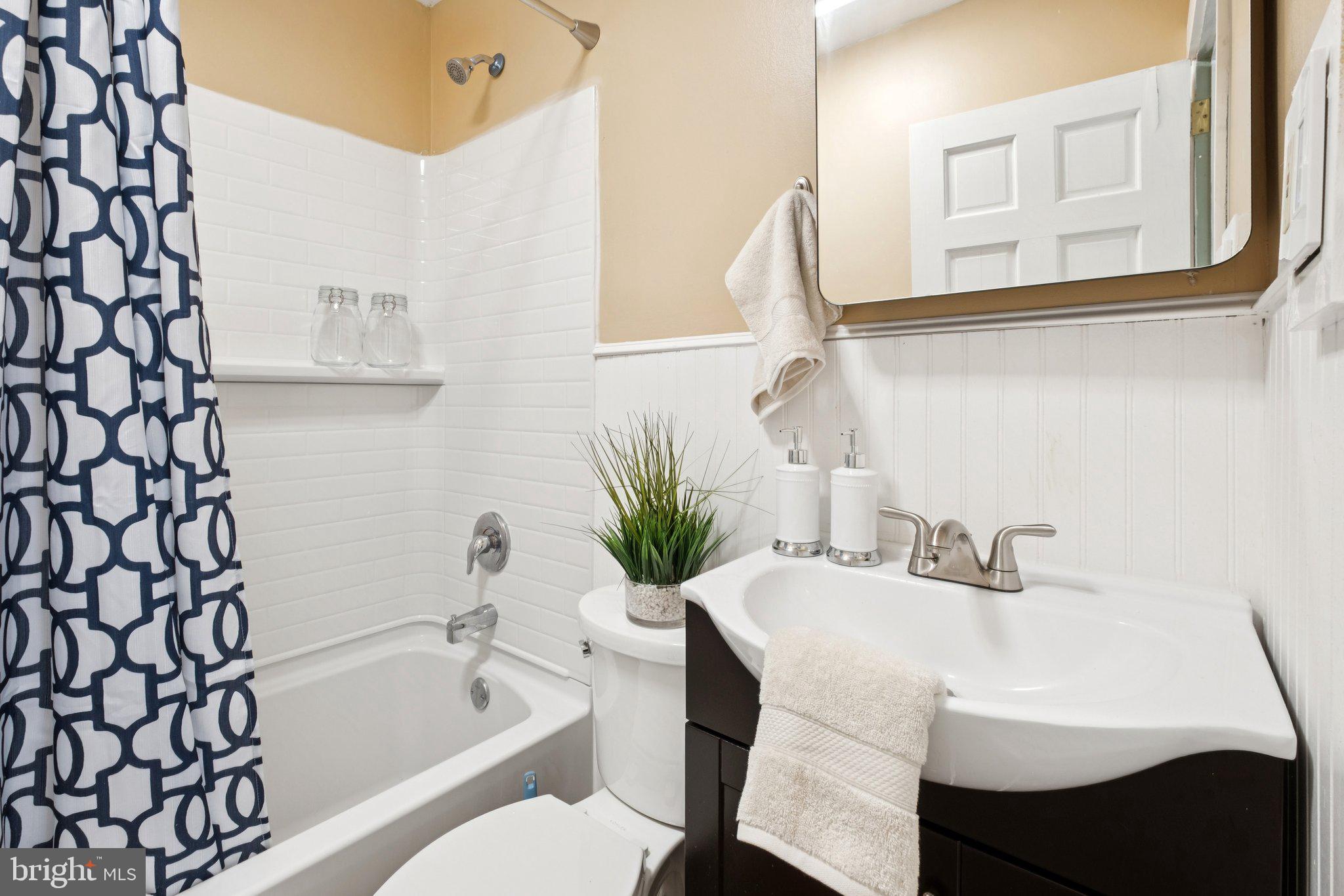 20 W FORRESTVIEW ROAD