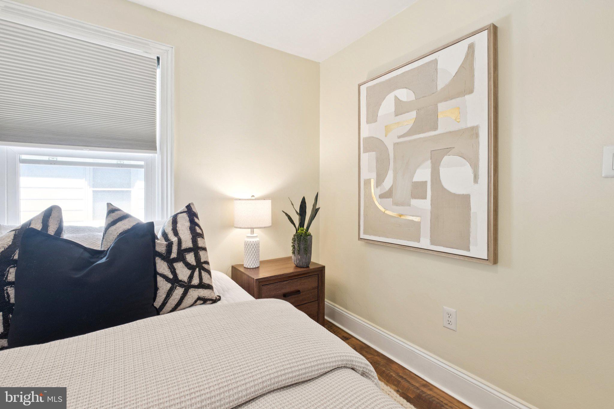 20 W FORRESTVIEW ROAD