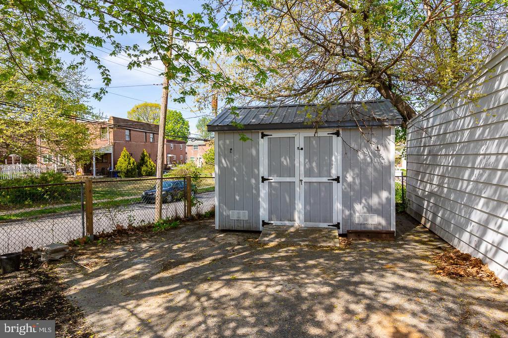 20 W FORRESTVIEW ROAD