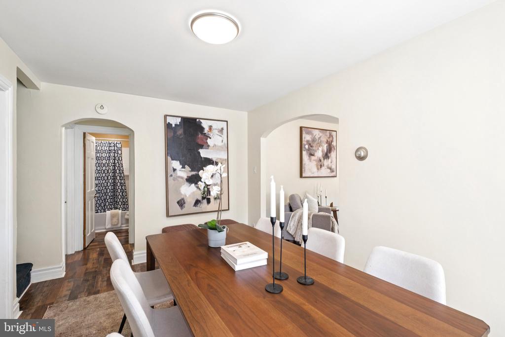 20 W FORRESTVIEW ROAD
