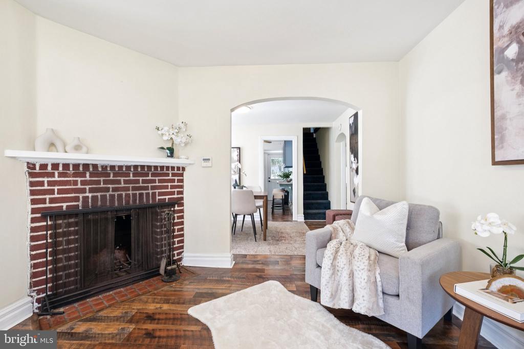 20 W FORRESTVIEW ROAD