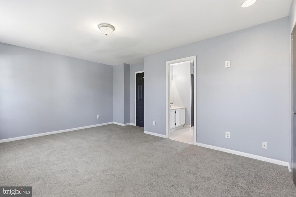 11 VICTORIA DRIVE