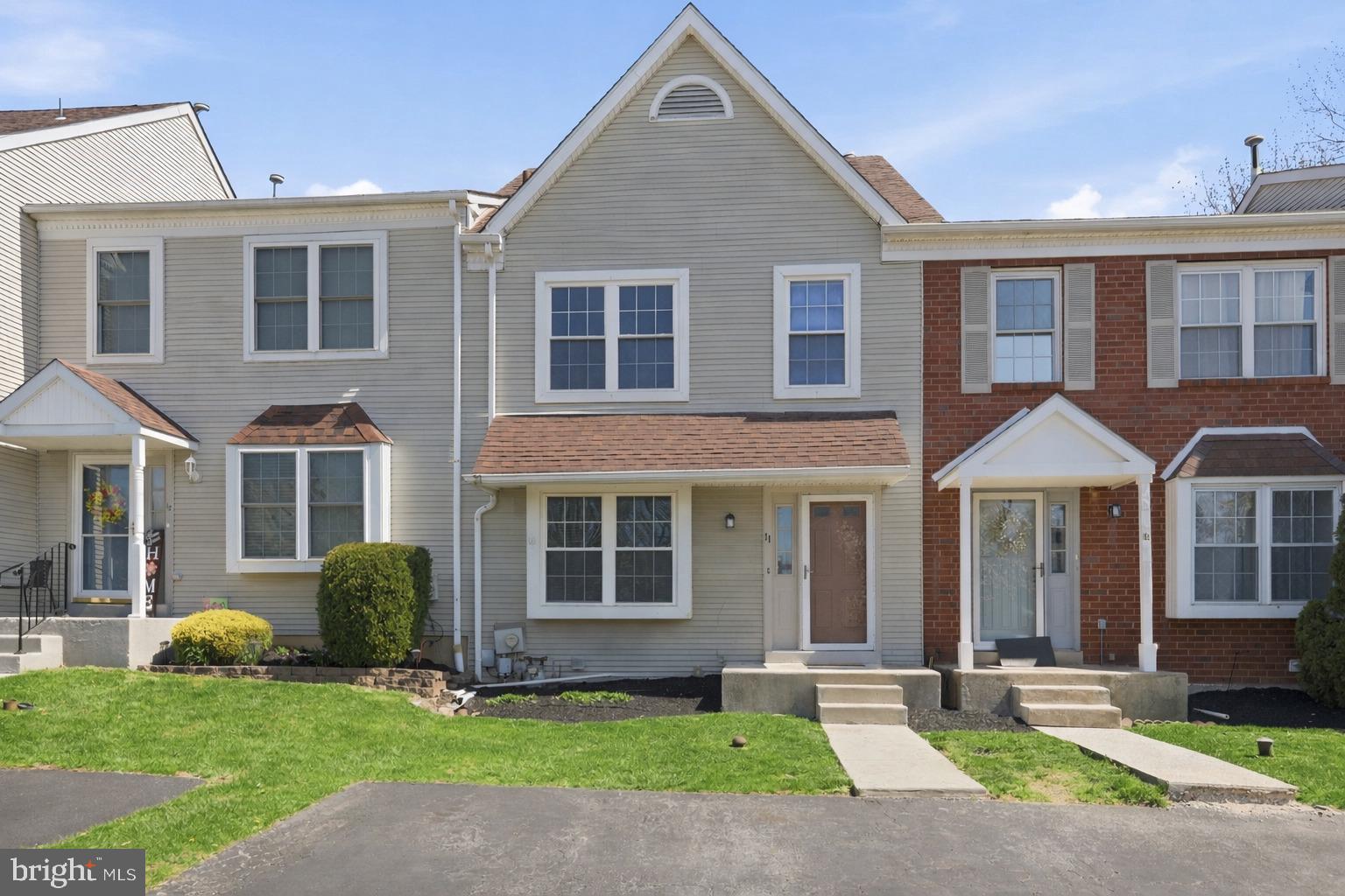 11 VICTORIA DRIVE