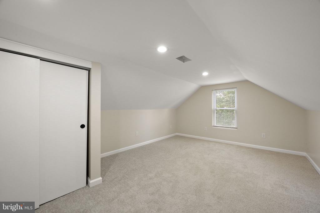 53 SEWARD LANE