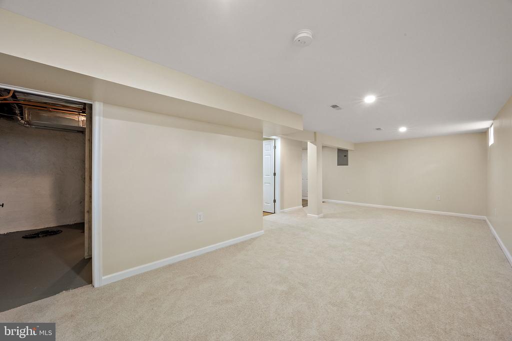 53 SEWARD LANE