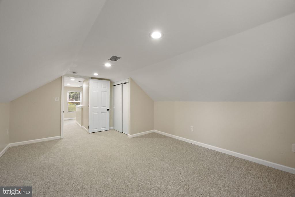 53 SEWARD LANE