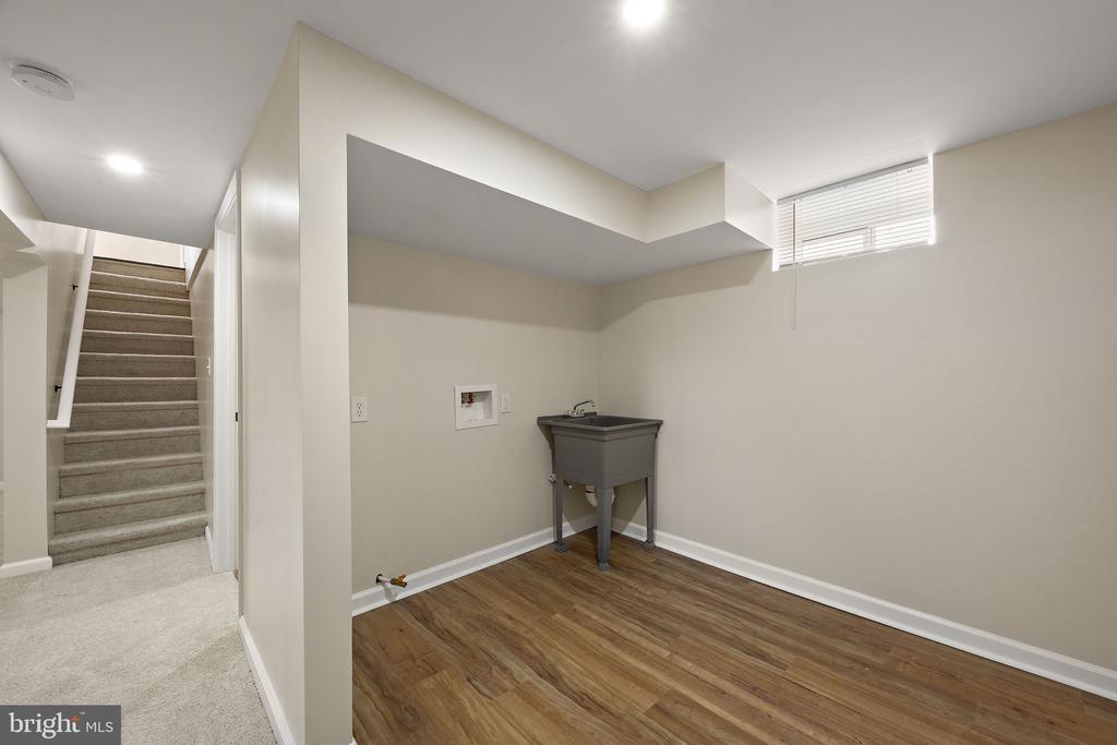 53 SEWARD LANE