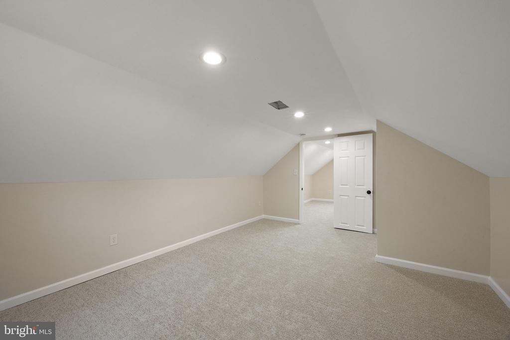 53 SEWARD LANE