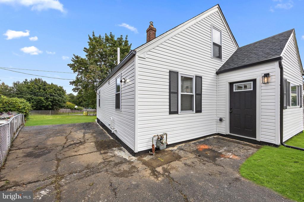 53 SEWARD LANE