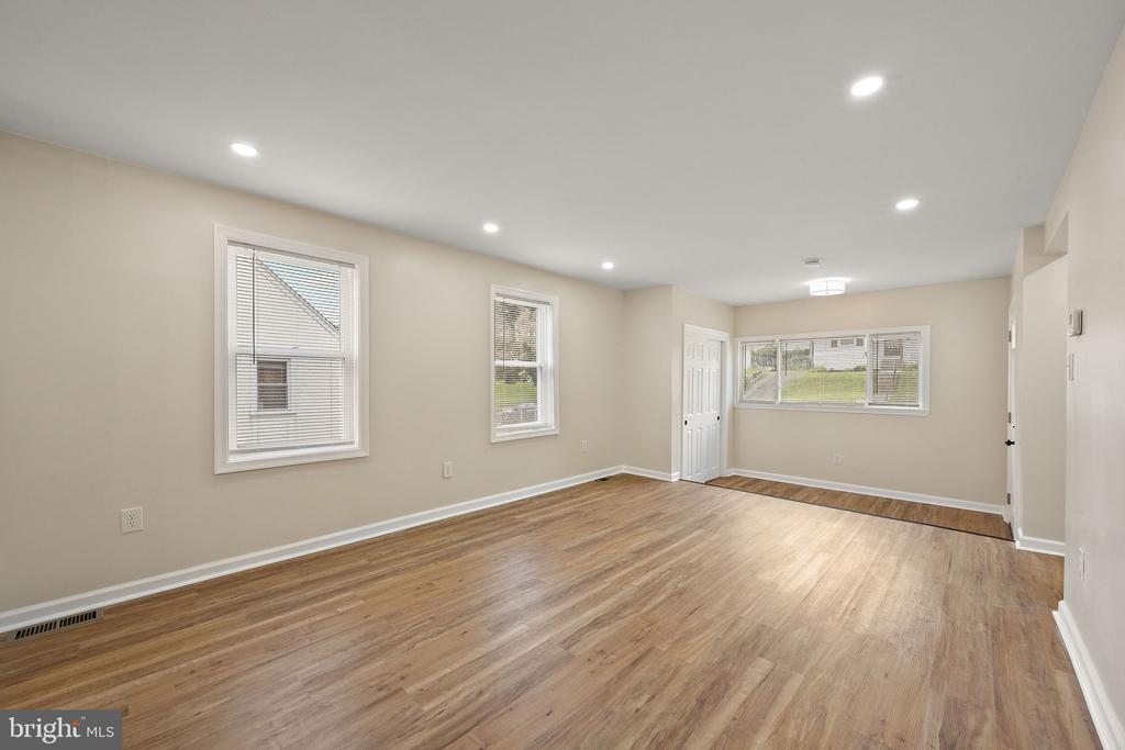 53 SEWARD LANE