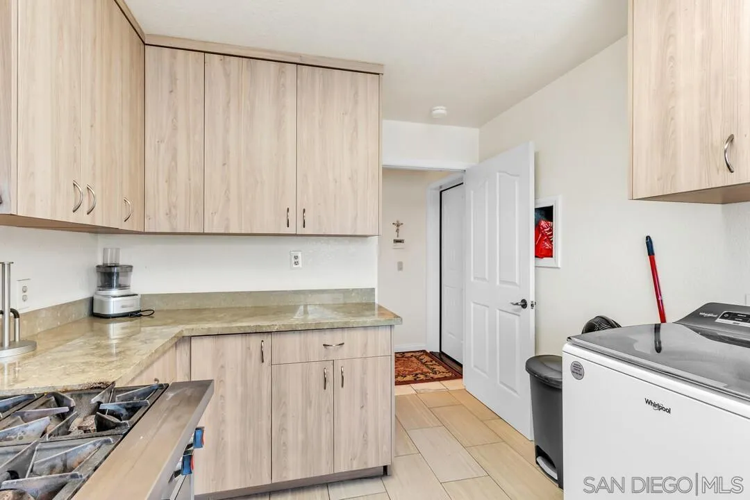 2257 Nielsen St