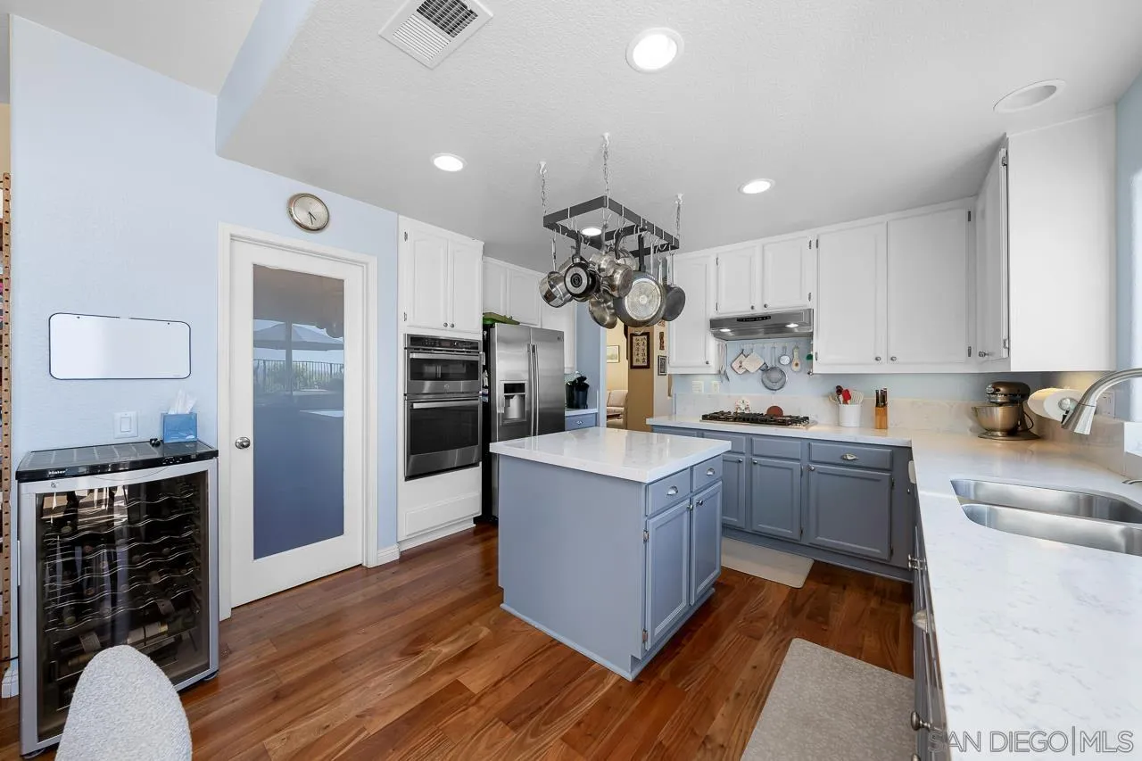 5114 Bella Collina St
