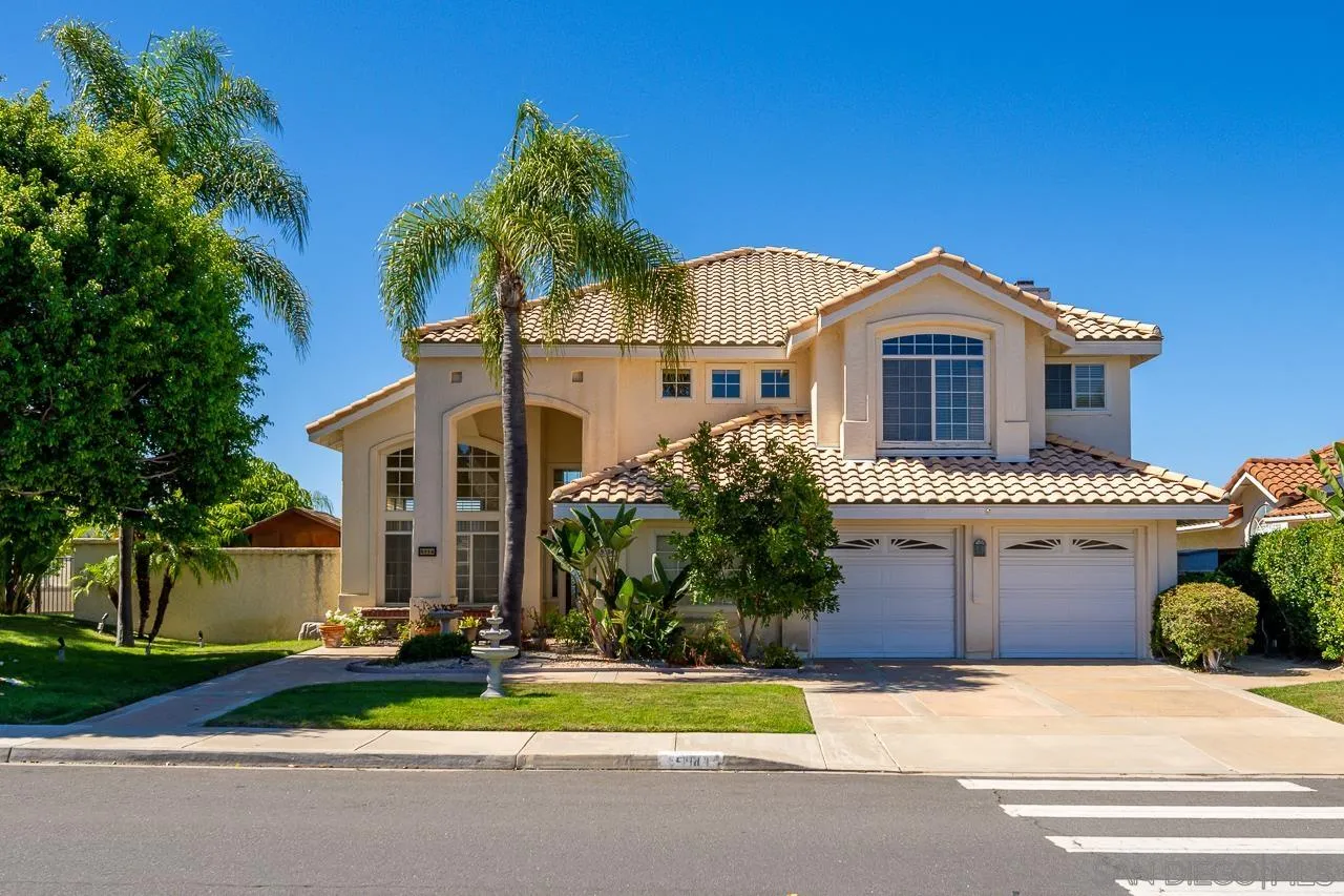 5114 Bella Collina St