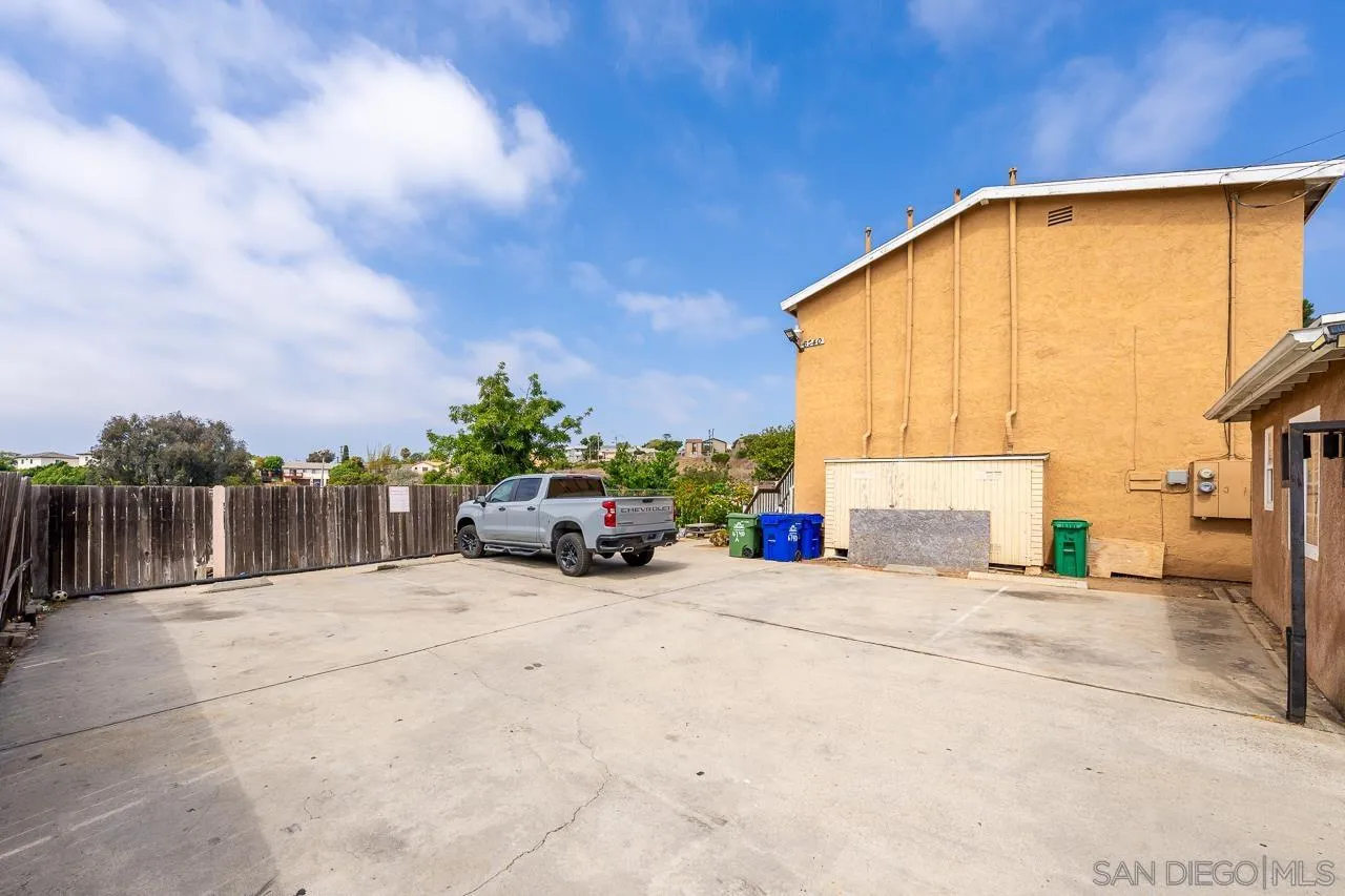 6736-38 Kelly St.